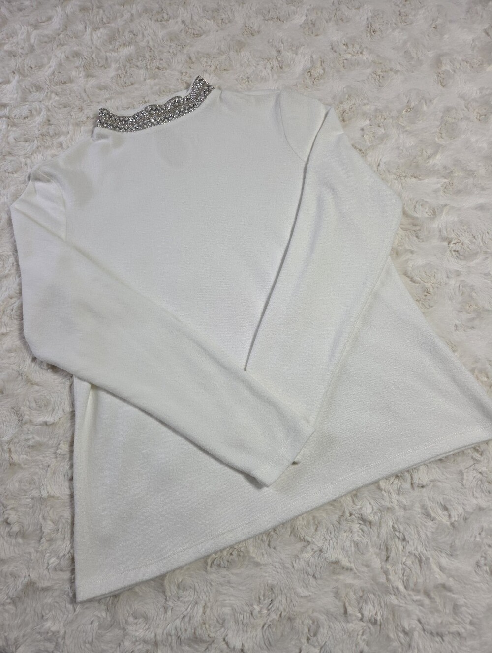 Ivy Ridge - Super Soft Pullover Top With Rhinestone & Pearl Collar